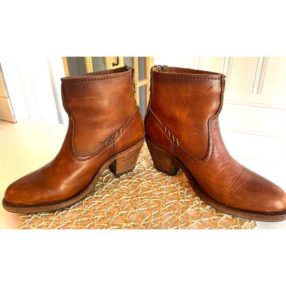 Frye Leslie Artisan Leather Ankle Boots Size 6 Block Heel - Picture 4 of 8
